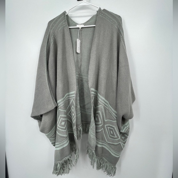 Beautiful soft boho Poncho Shawl Wrap Sweater Cardigan One Size (XL) - Picture 1 of 4